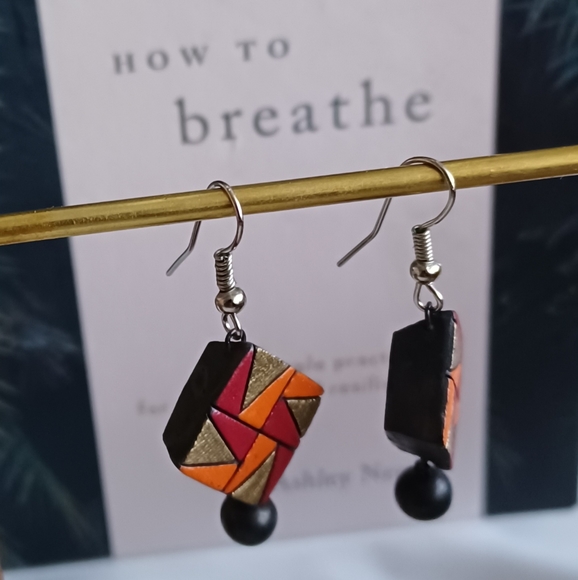 Geometric Clay Earrings - Picture 5 of 7